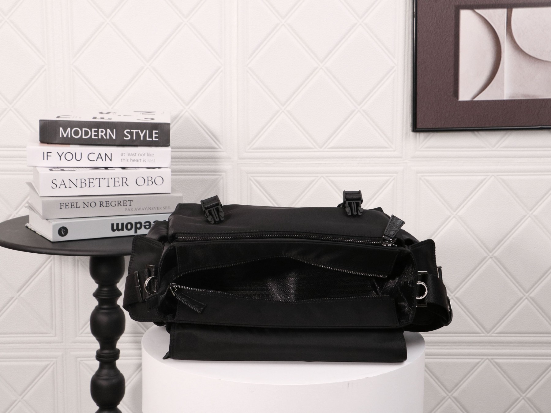 PRADA プラダ Explore メッセンジャーバッグ 42*22*20cm