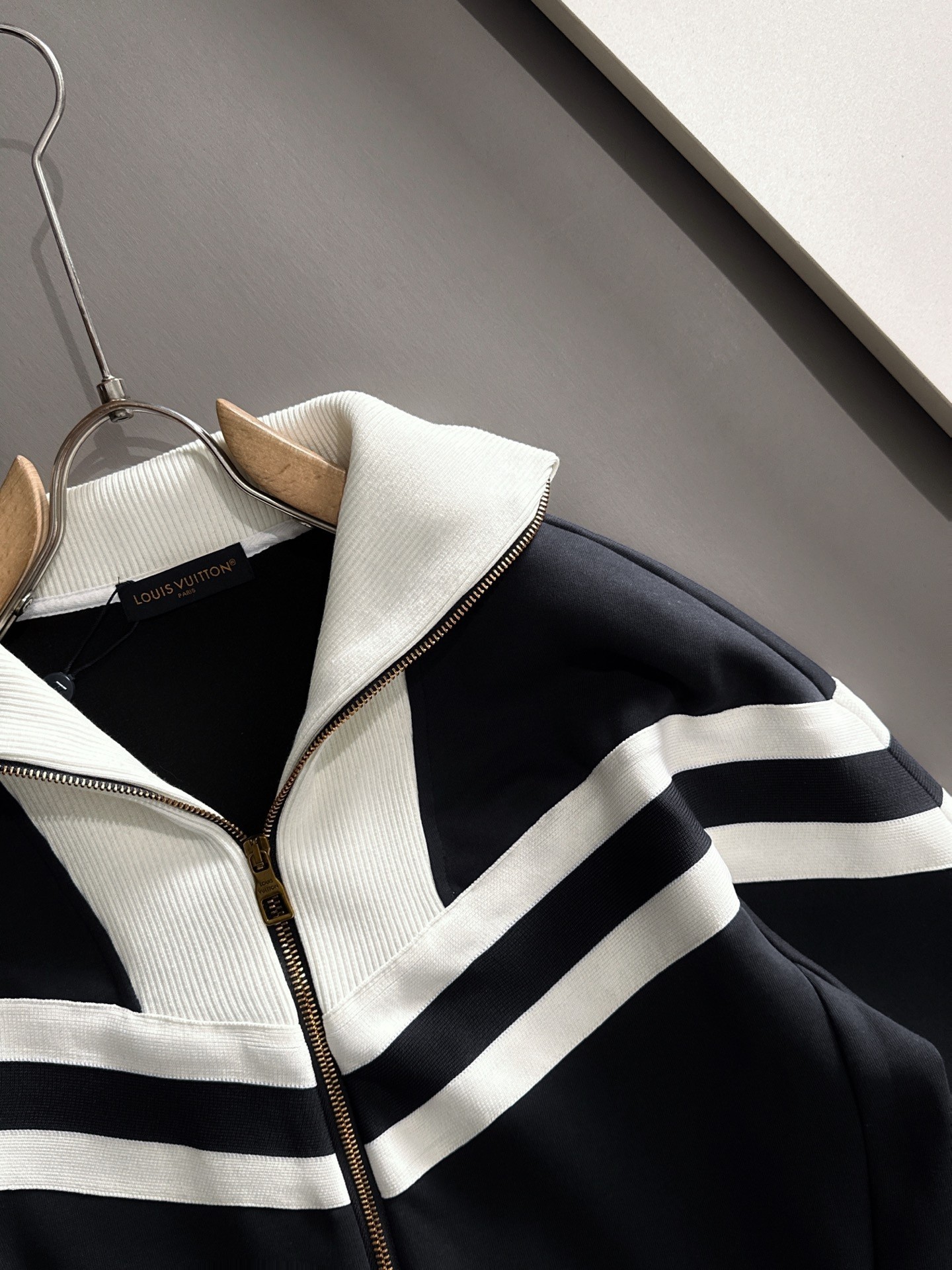 【LOUIS VUITTON旗艦店】ルイヴィトン 上下セット セットアップ ご好評に付き再入荷！