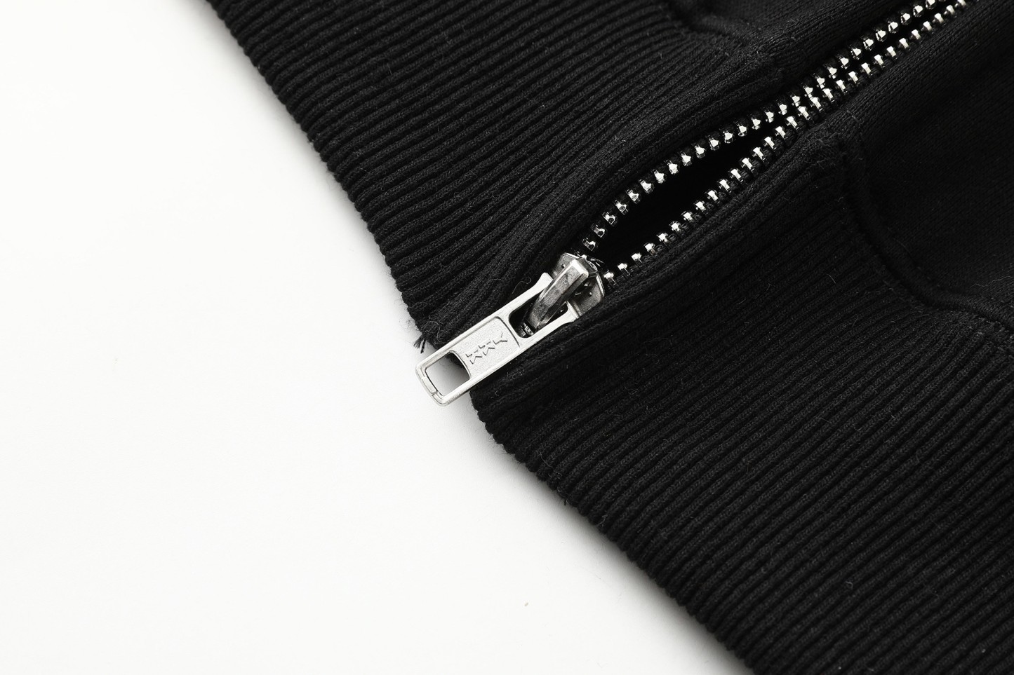 【Supreme x MM6 Maison Margiela】コラボパーカー