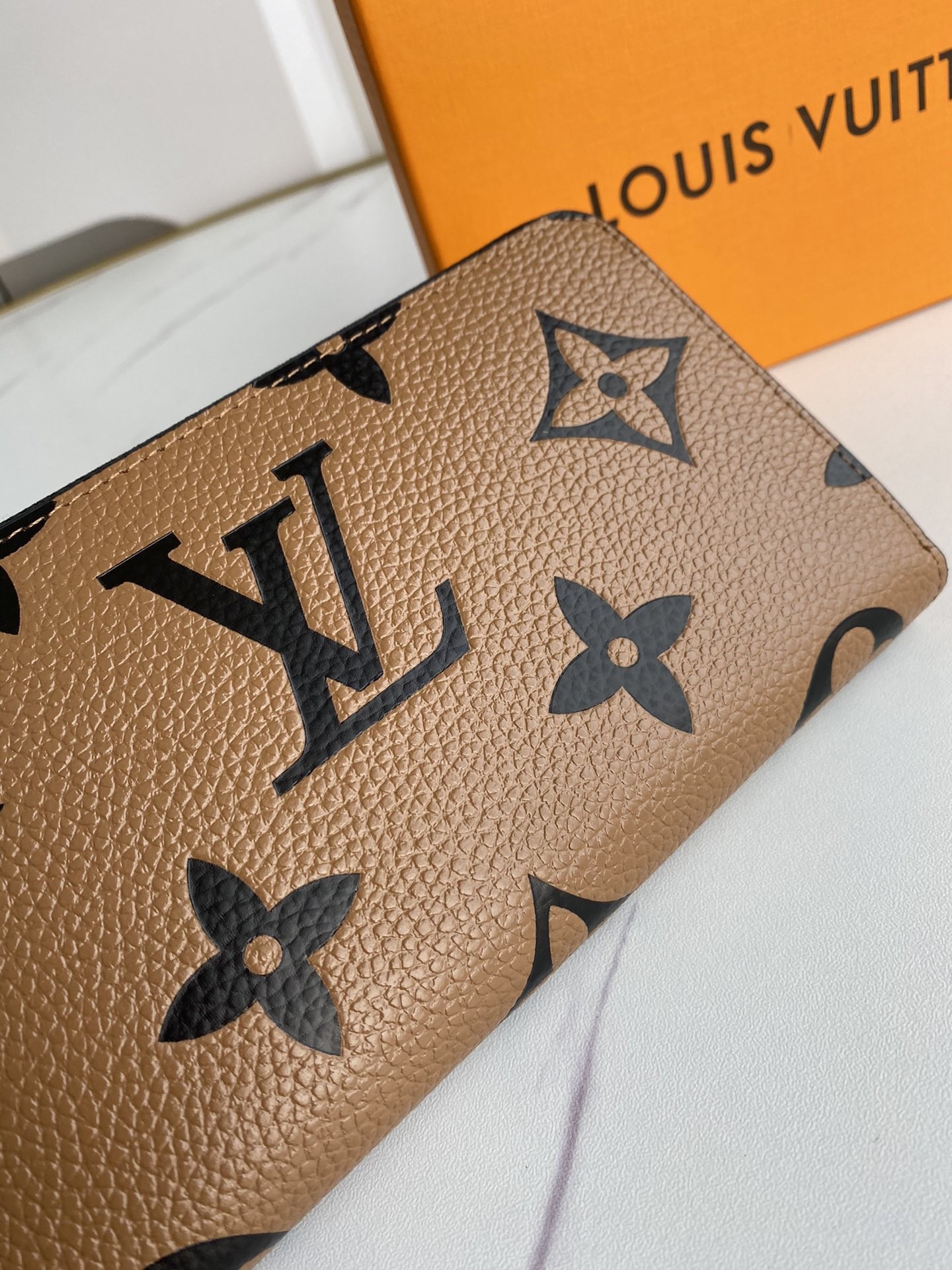 LOUIS VUITTON ルイヴィトン CRAFTY 財布 M69698