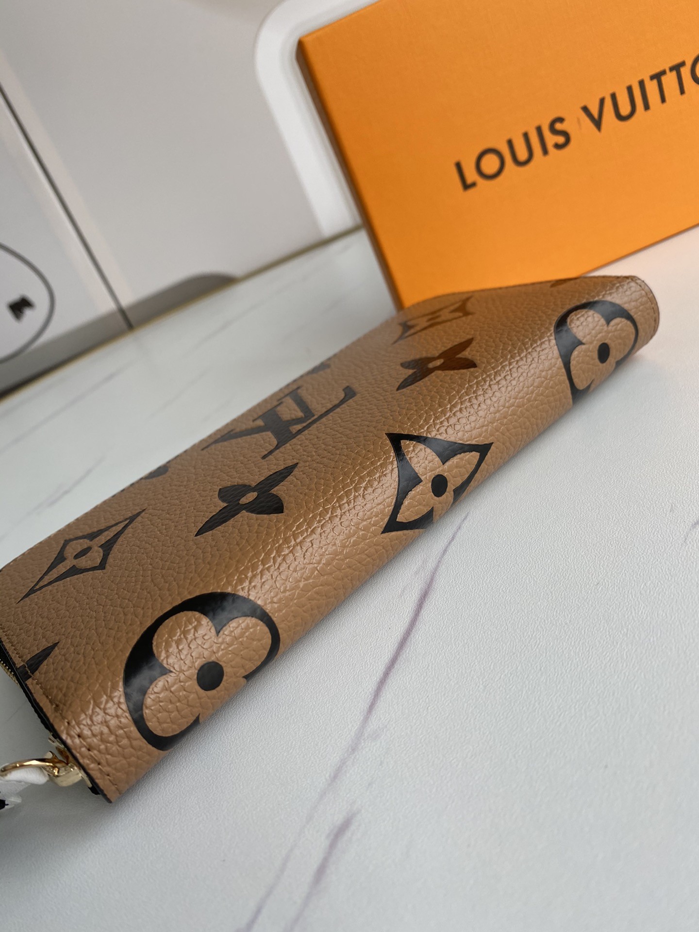LOUIS VUITTON ルイヴィトン CRAFTY 財布 M69698