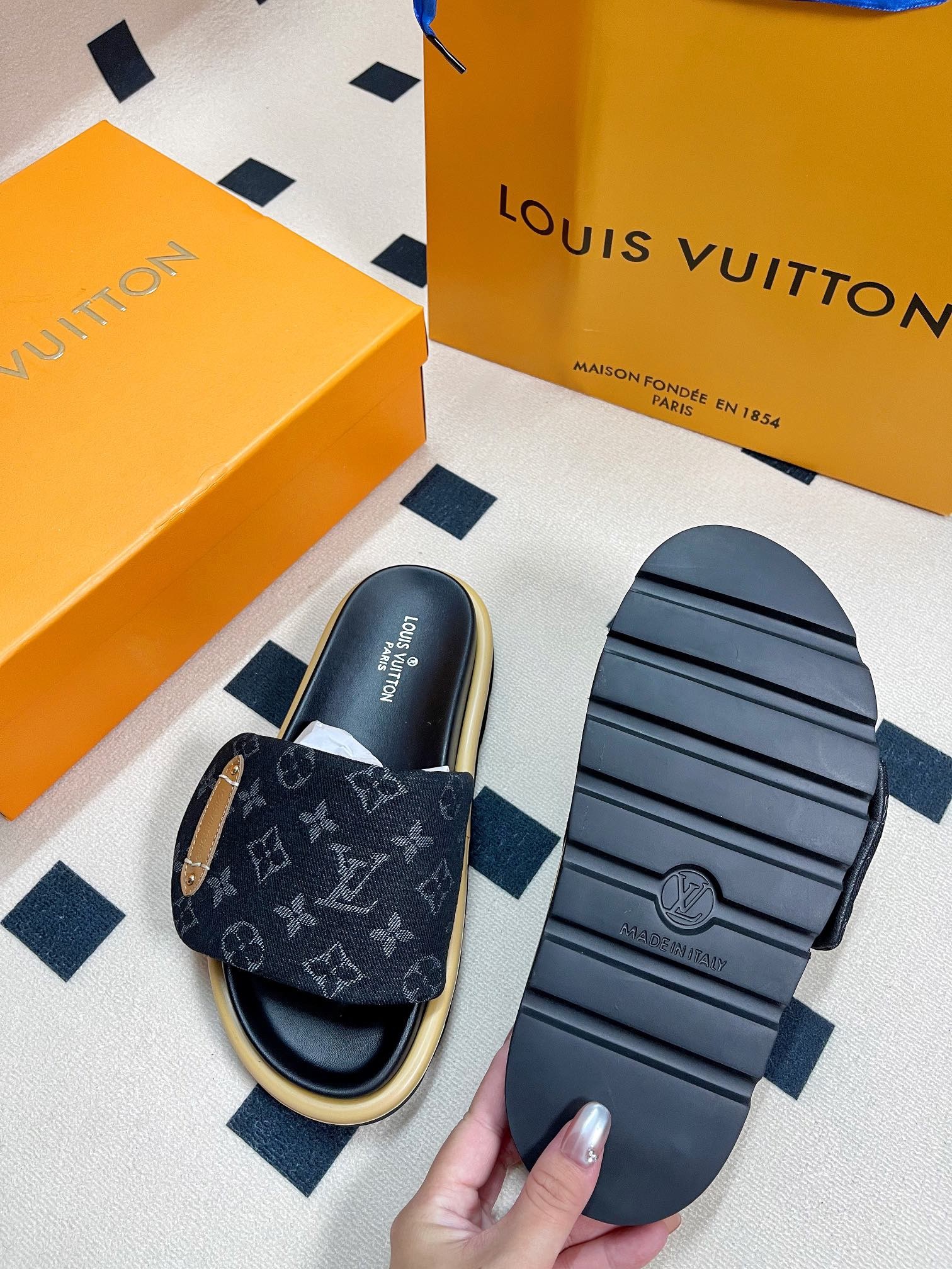 【LOUIS VUITTON】デニム モノグラム サンダル