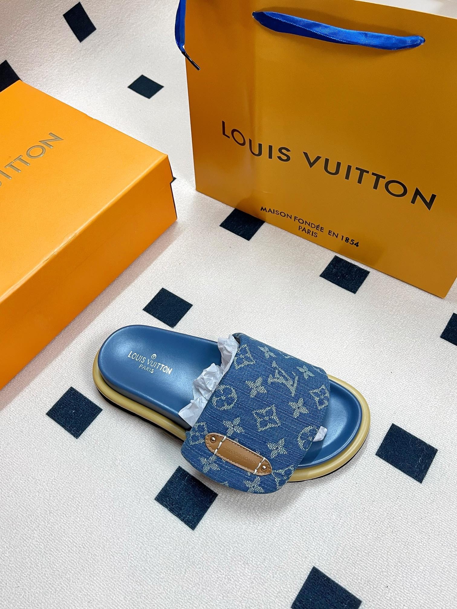 【LOUIS VUITTON】デニム モノグラム サンダル
