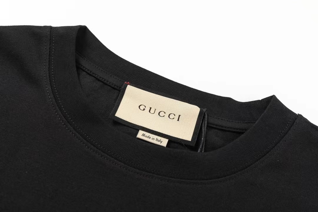 【Gucci 】（グッチ）Tシャツ 男女兼用、ご好評に付き再入荷！