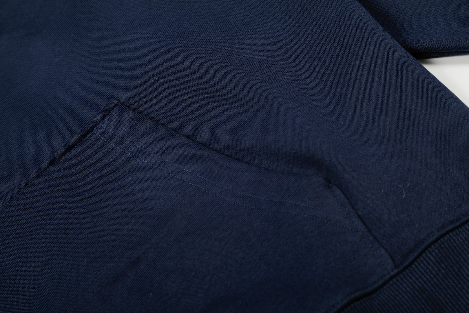  【AMI】刺繍パーカー