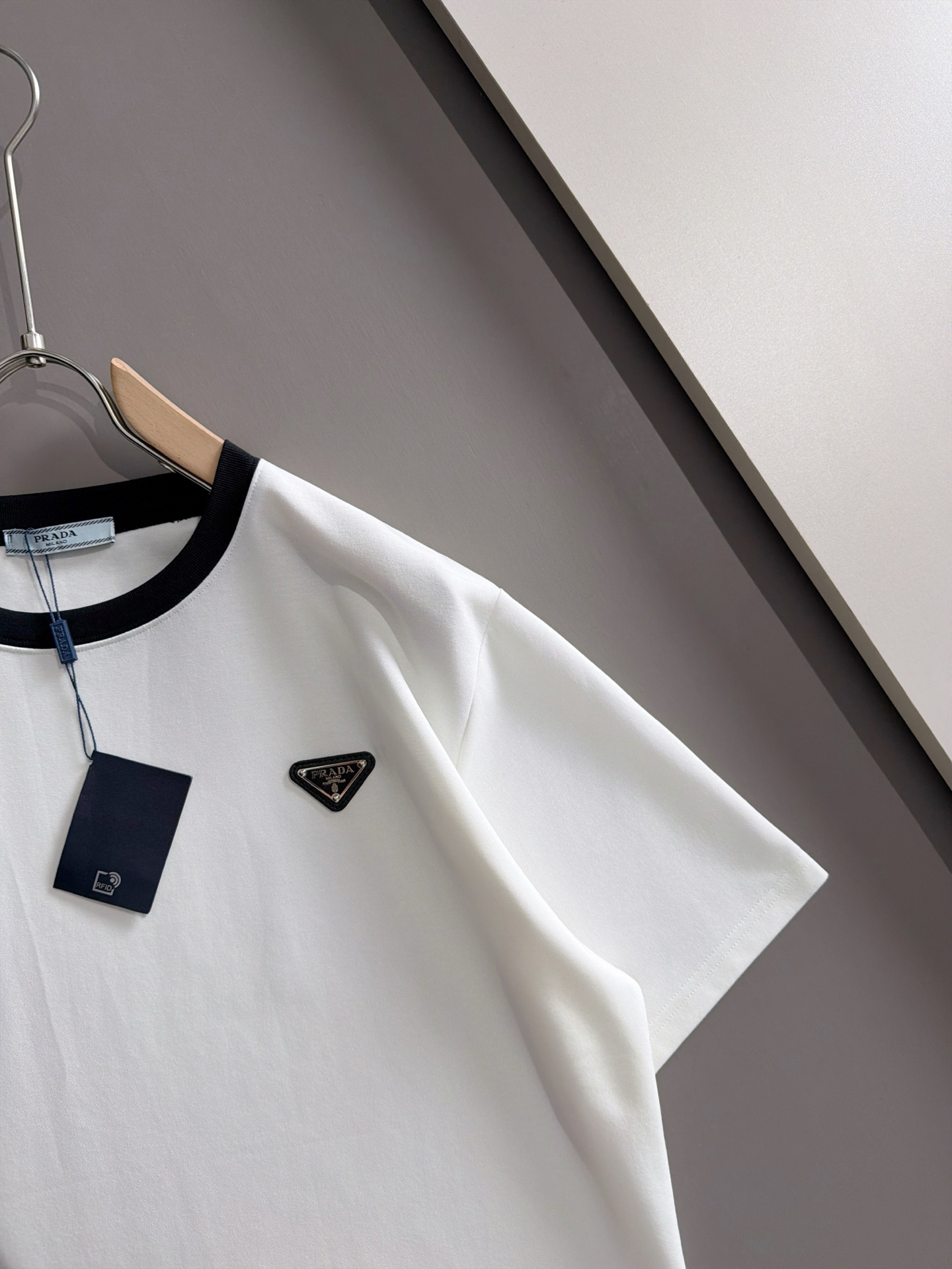 【PRADA】半袖T シャツショートパンツ セットアップ