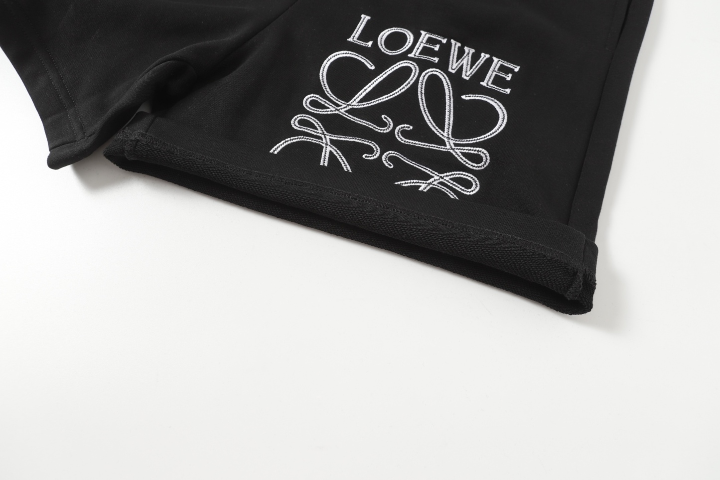 【LOEWE】ショートパンツ