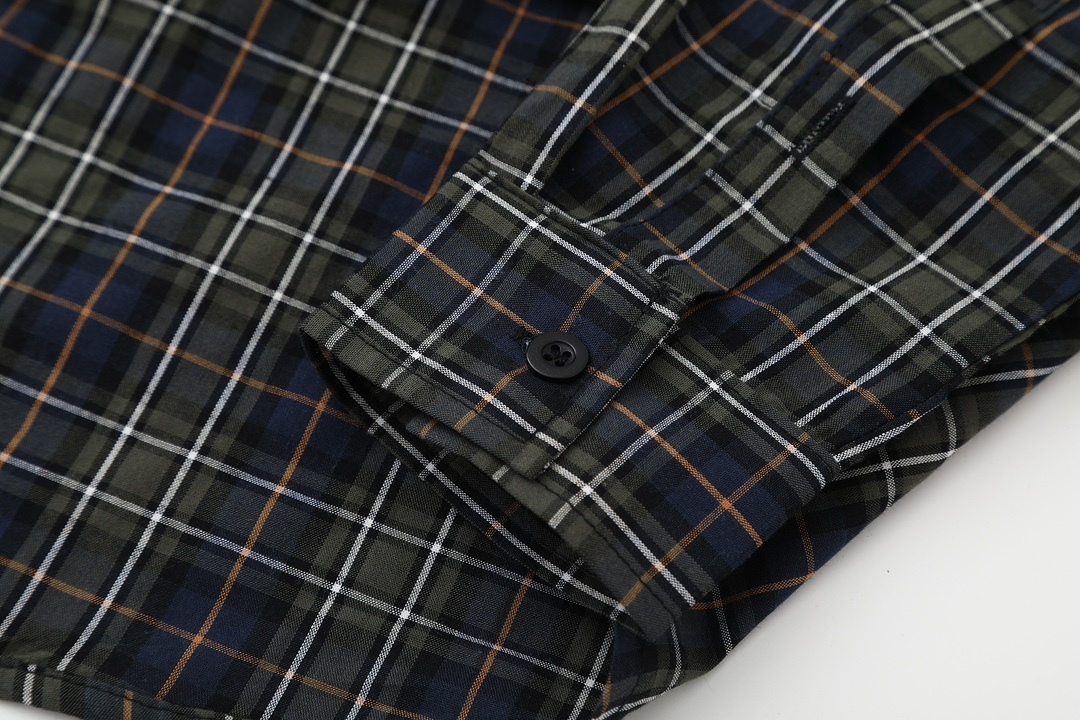 【BALENCIAGA 公式旗艦店】バレンシアガ シャツ ご好評に付き再入荷 240802