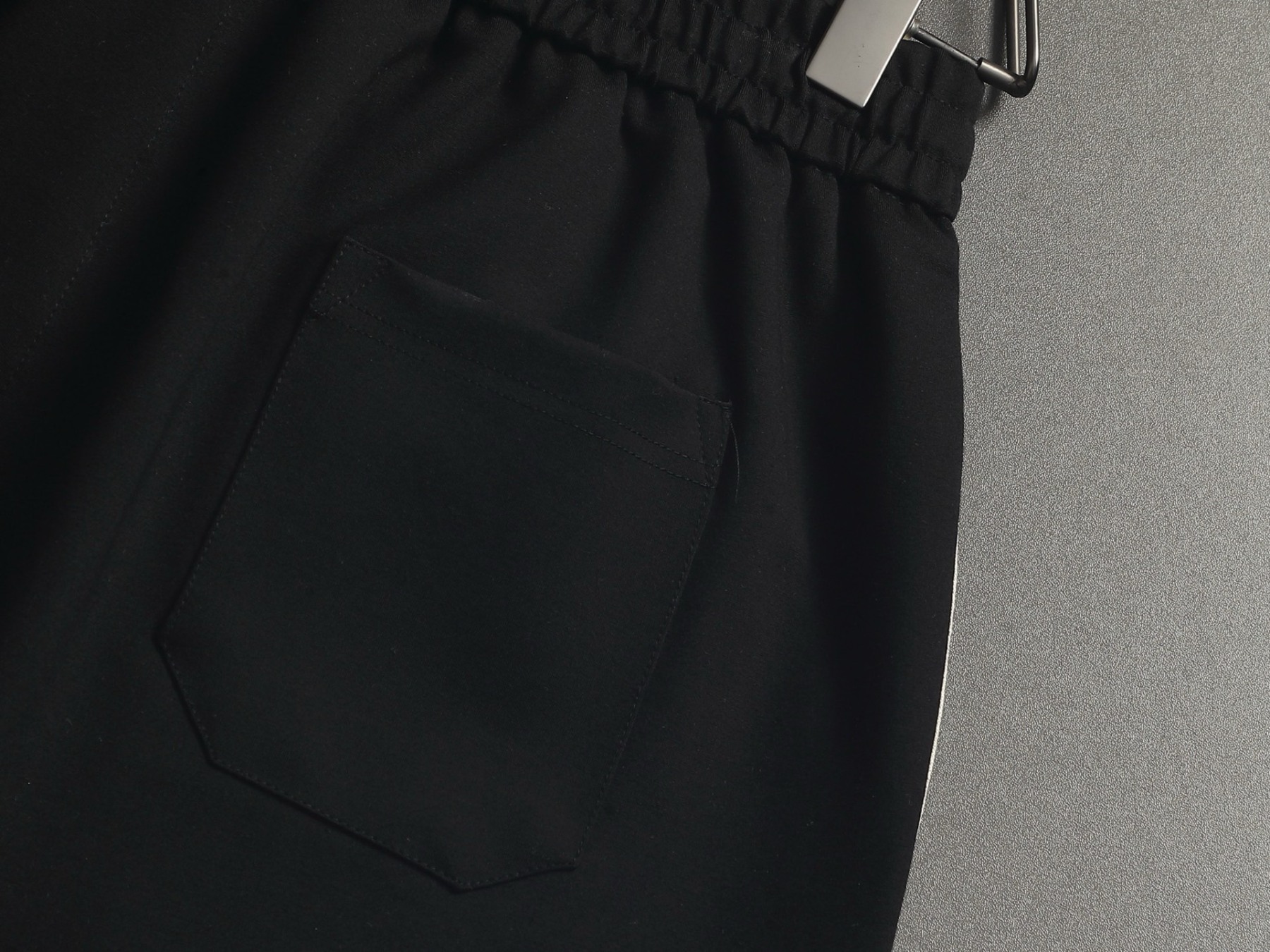 【LOEWE】ショートパンツ