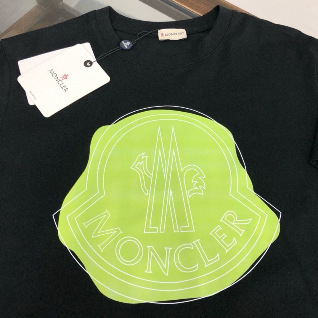 【MONCLER旗艦店】（モンクレール）長袖 ご好評に付き再入荷！