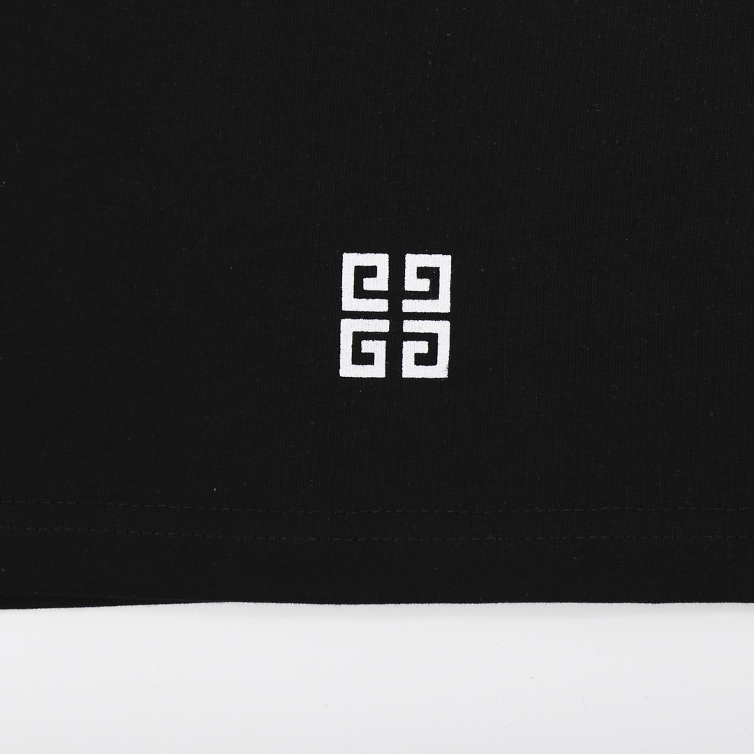 【GIVENCHY 公式旗艦店】 ジバンシー Tシャツ ご好評に付き再入荷！