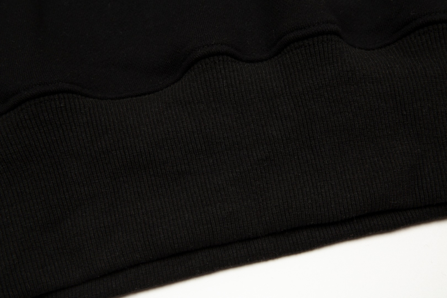  【AMI】刺繍パーカー