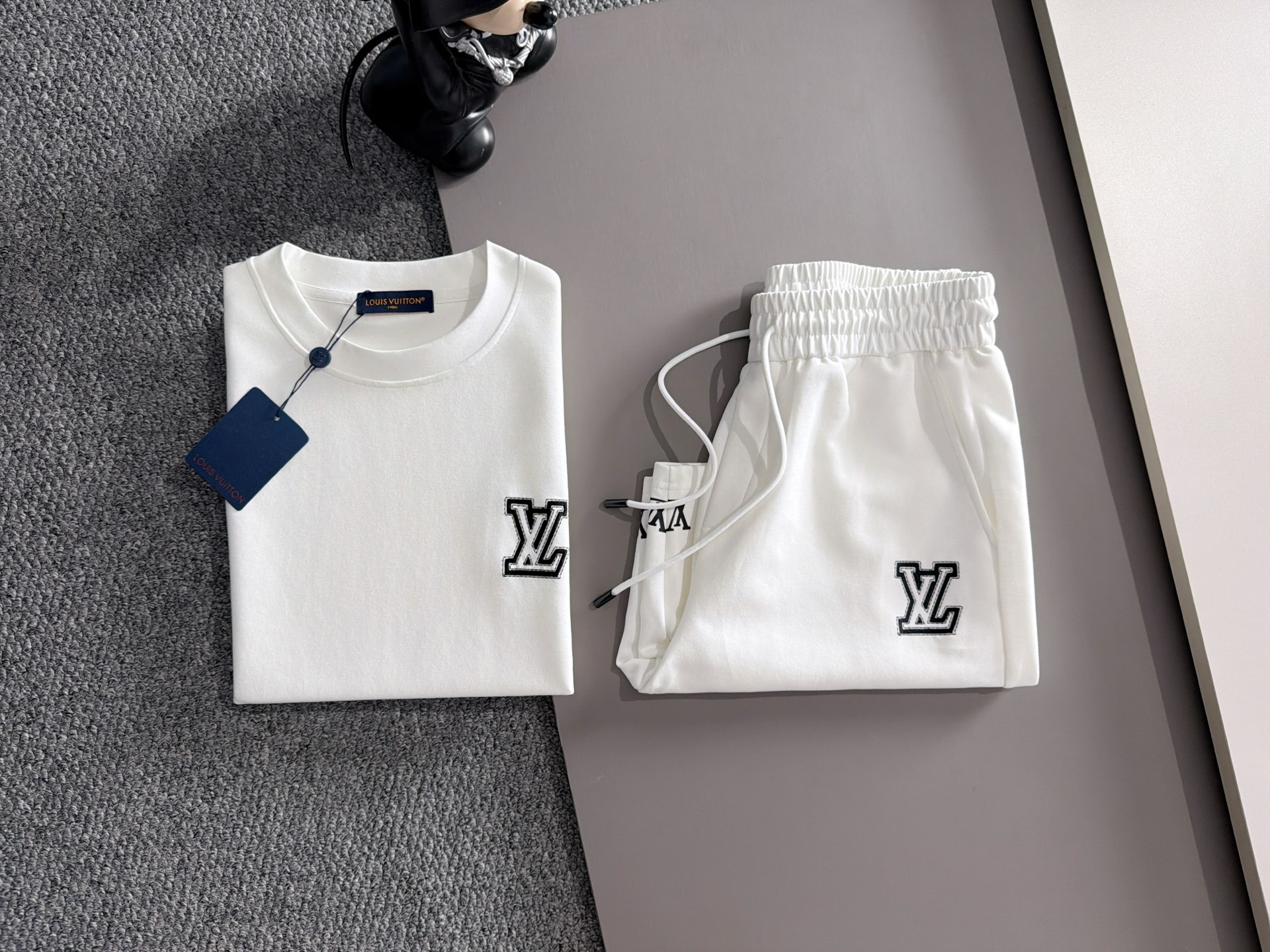 【LOUIS VUITTON】半袖T シャツショートパンツ セットアップ