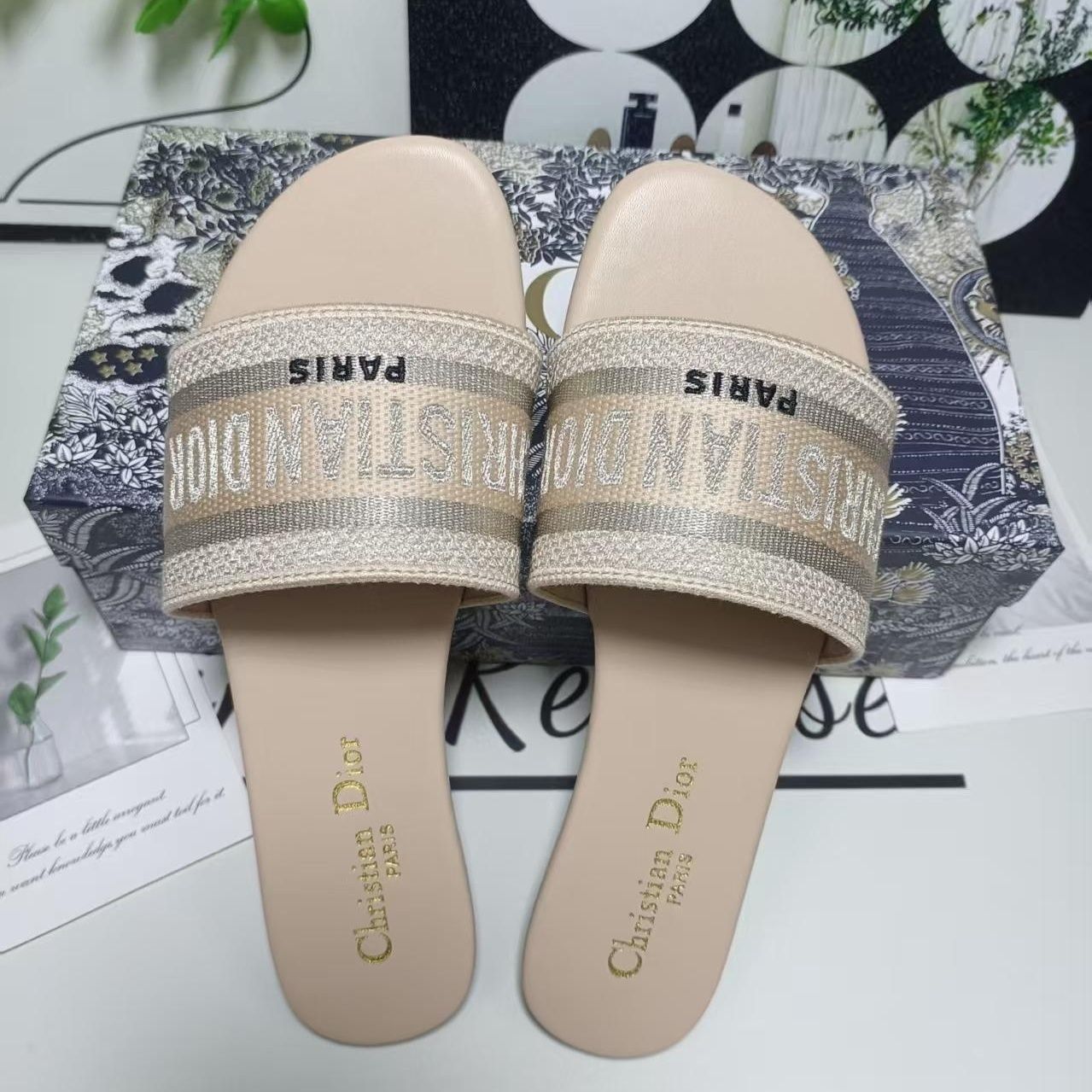 DIOR 人気サンダル