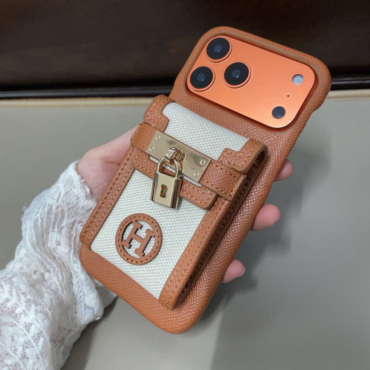 HERMES エルメス 携帯電話ケース 適用対象 apple iPhone