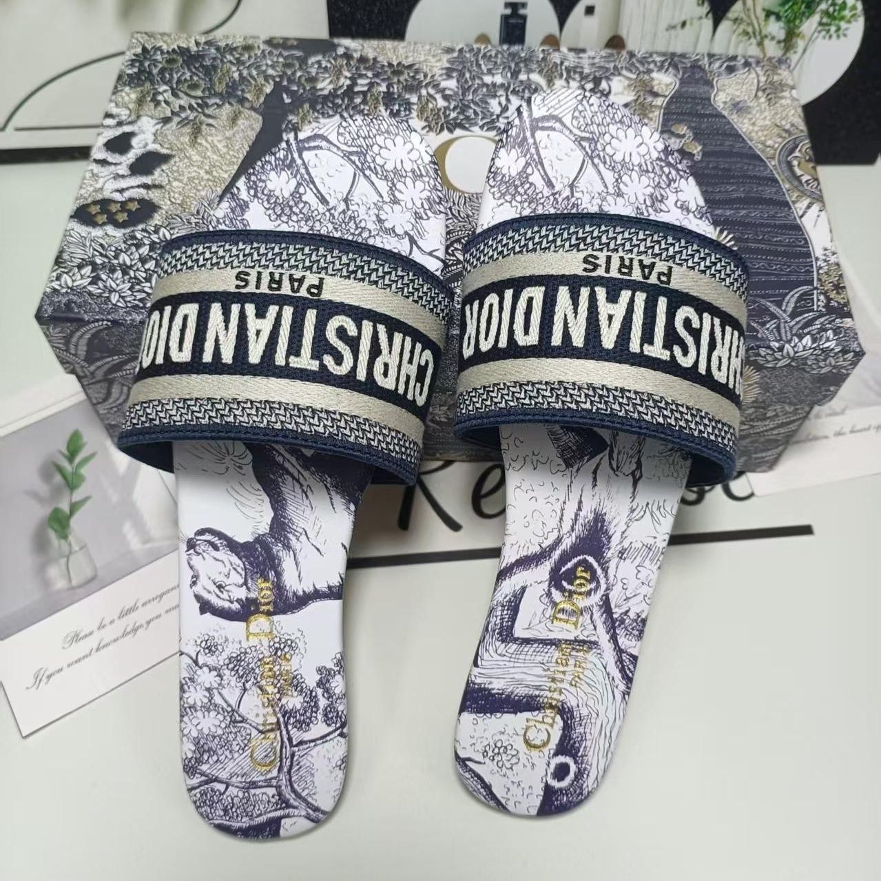 DIOR 人気サンダル