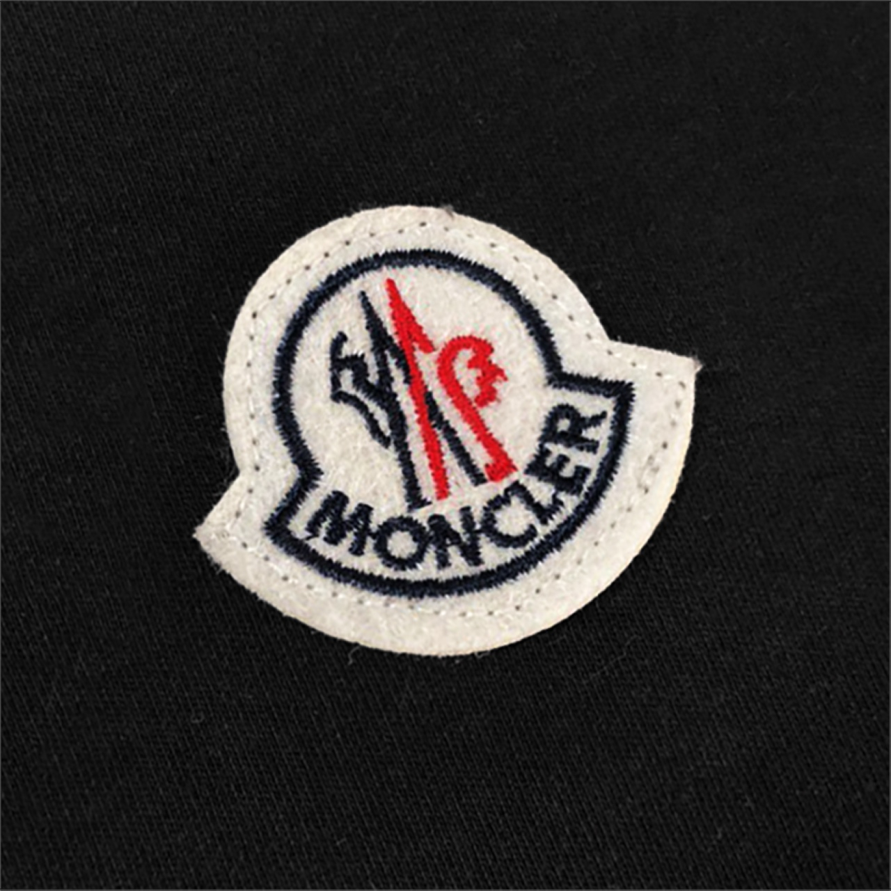 【MONCLER】プリントパーカー