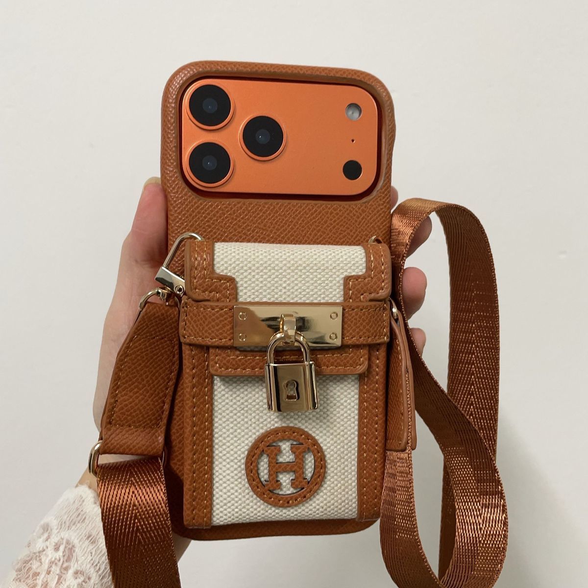 HERMES エルメス 携帯電話ケース 適用対象 apple iPhone