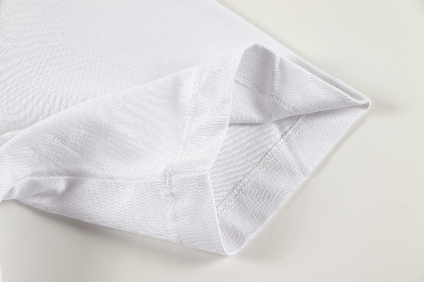 【LOEWE 公式旗艦店】（ロエベ）半袖Tシャツ、ご好評に付き再入荷！
