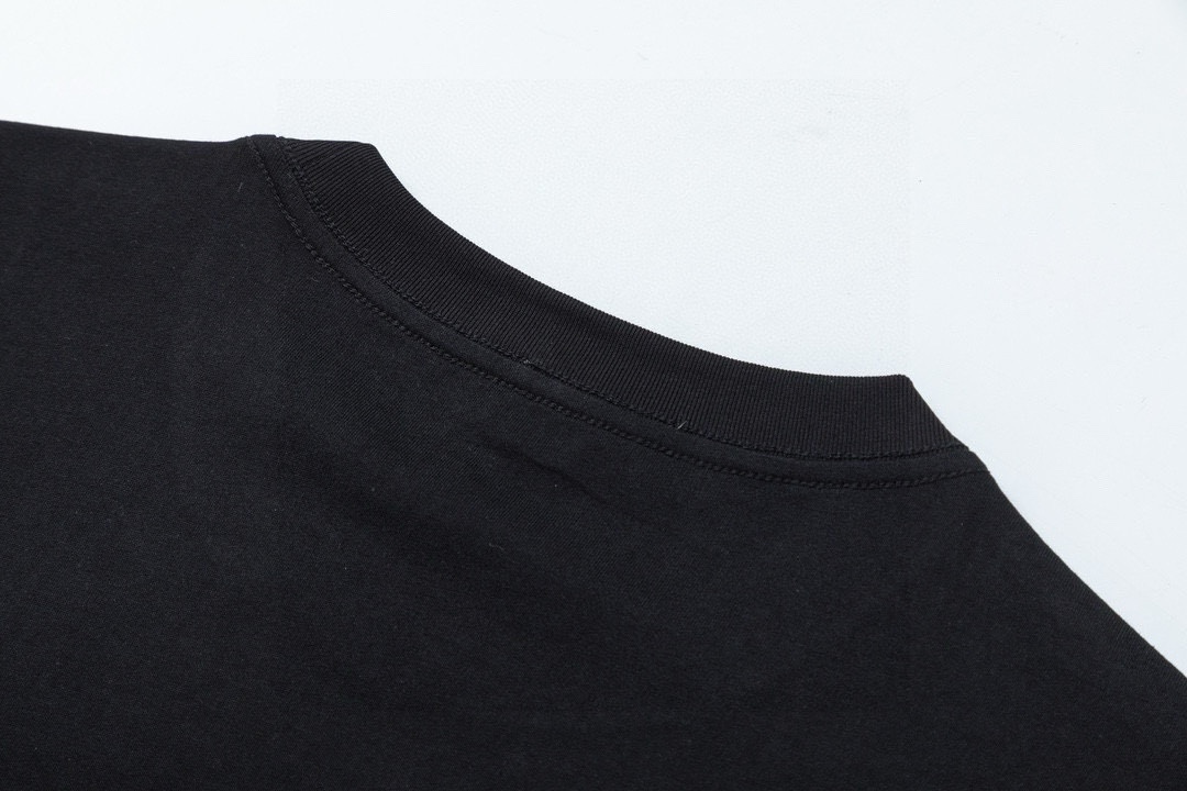 【MONCLER旗艦店】モンクレール 半袖Tシャツ ご好評に付き再入荷！