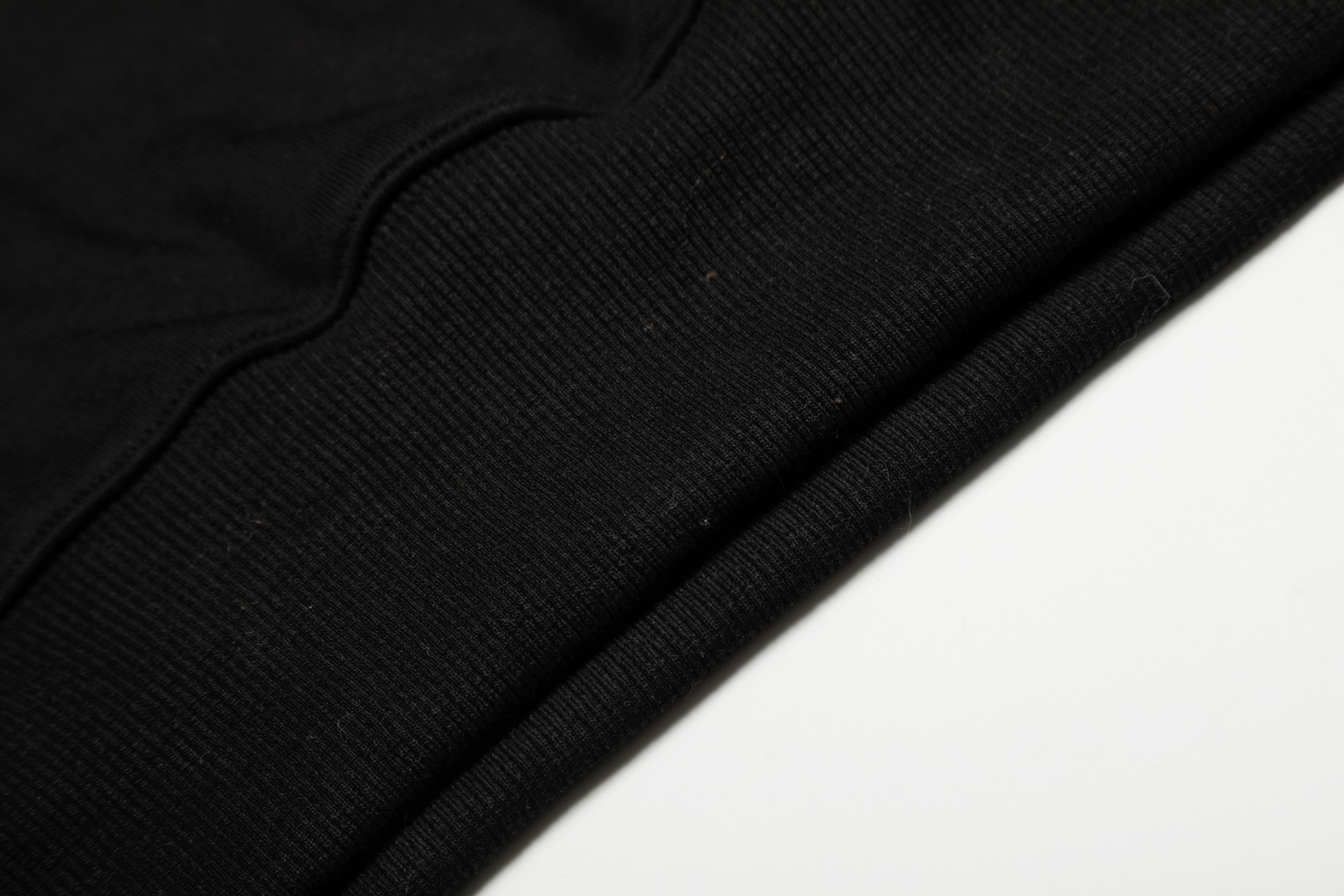  【AMI】刺繍パーカー