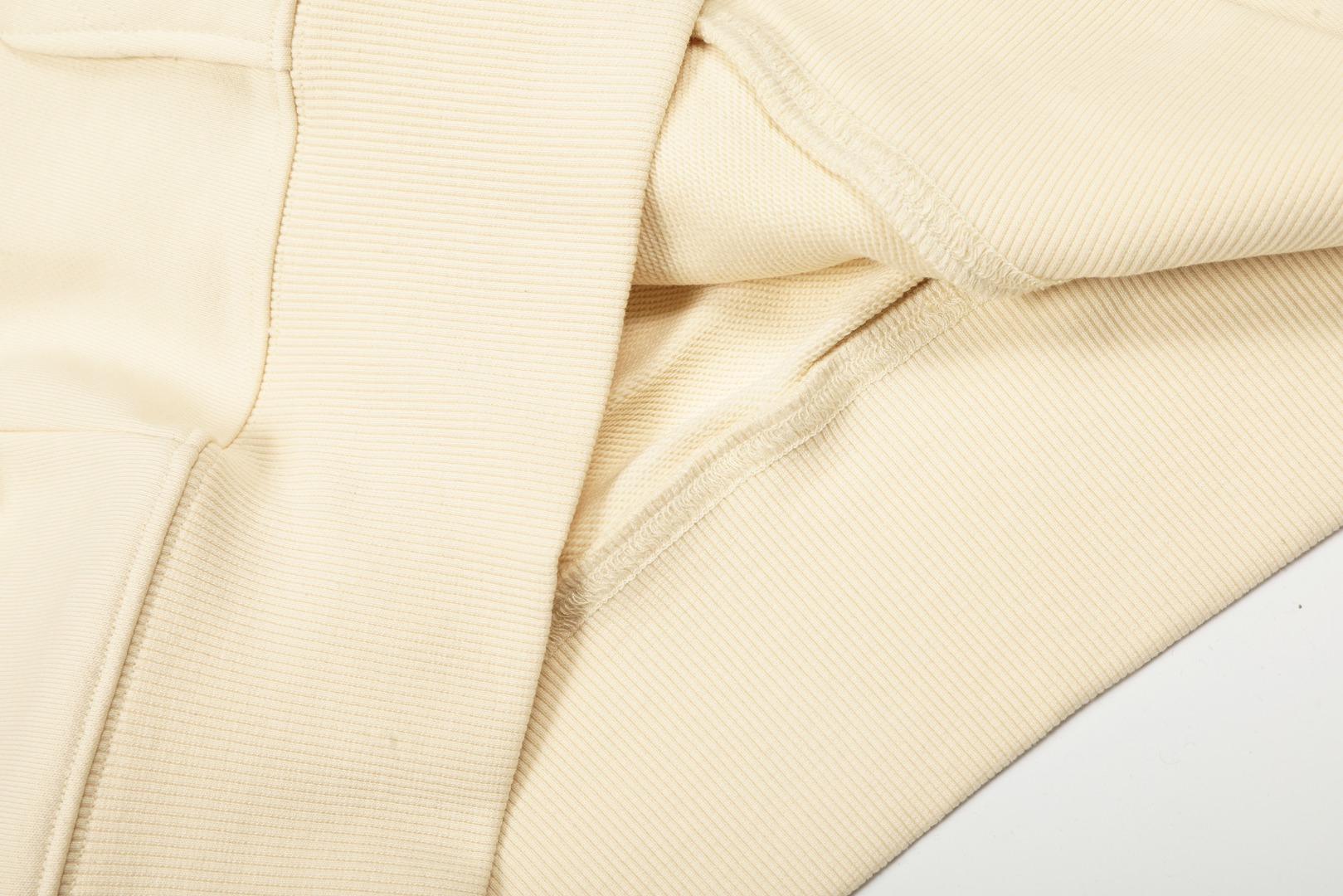  【AMI】刺繍パーカー