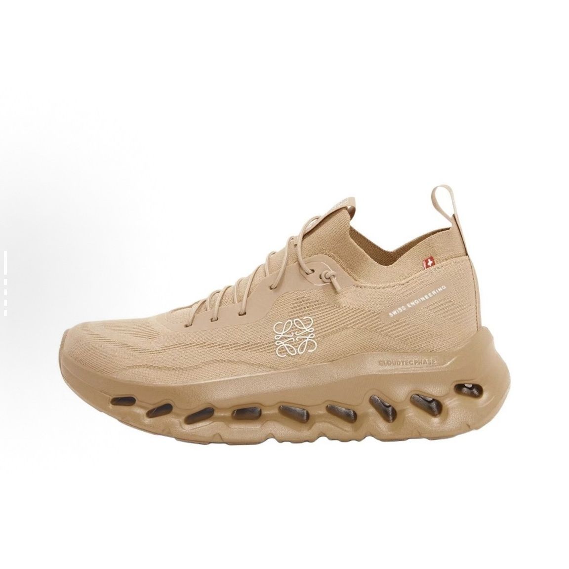 LOEWE ロエベ OUDTILT アウトドアスポーツシューズとカジュアルシューズ