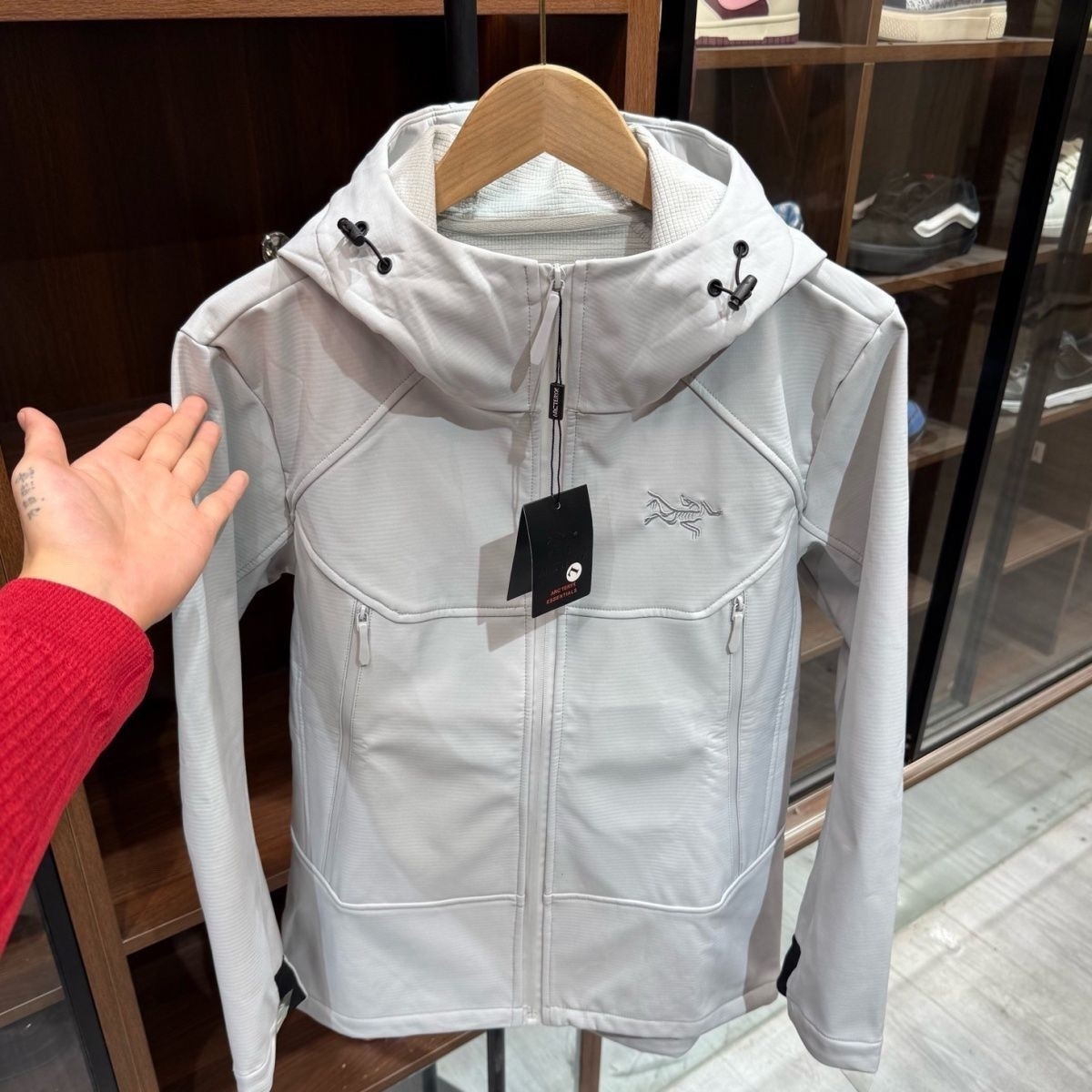 【ARC'TERYX旗艦店】COVERT ニットカーディガン ご好評に付き再入荷！