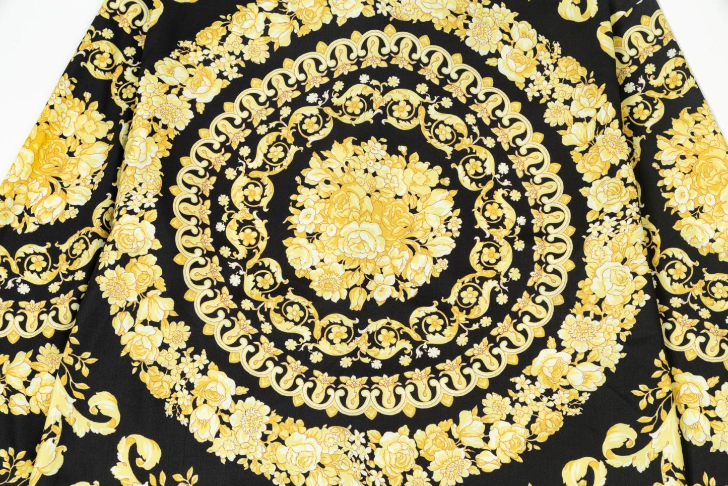 【VERSACE 公式旗艦店】ヴェルサーチ シャツ ご好評に付き再入荷 240716