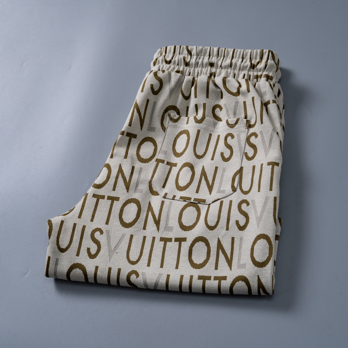 【LOUIS VUITTON】ショートパンツ