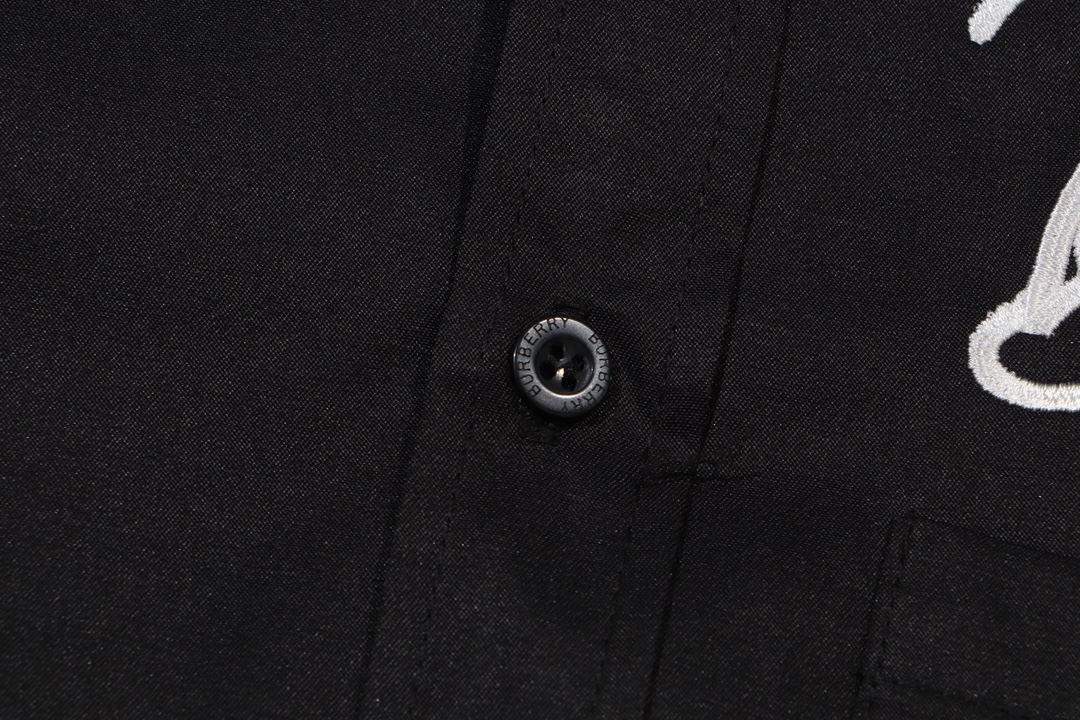 【BURBERRY 公式旗艦店】バーバリー シャツ ご好評に付き再入荷 240716