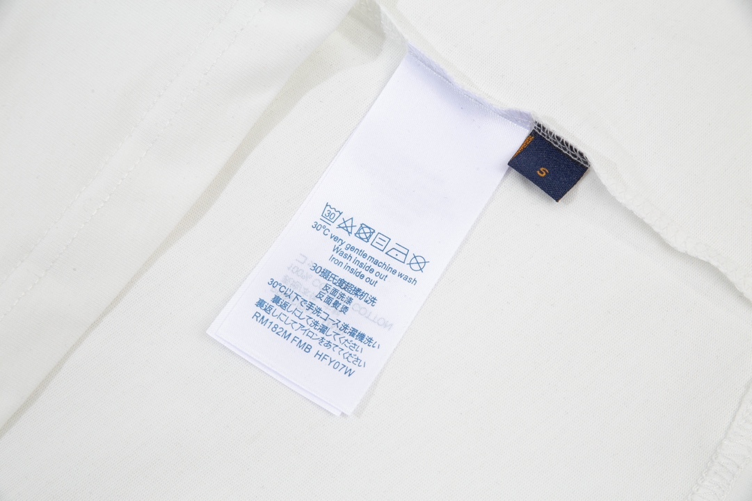 【LOUIS VUITTON旗艦店】ルイヴィトン 半袖Tシャツ ご好評に付き再入荷！