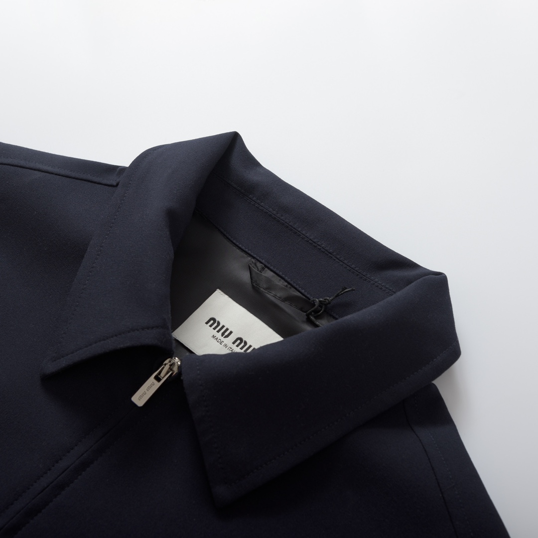 【MIU MIU旗艦店】 ジャケット ご好評に付き再入荷！