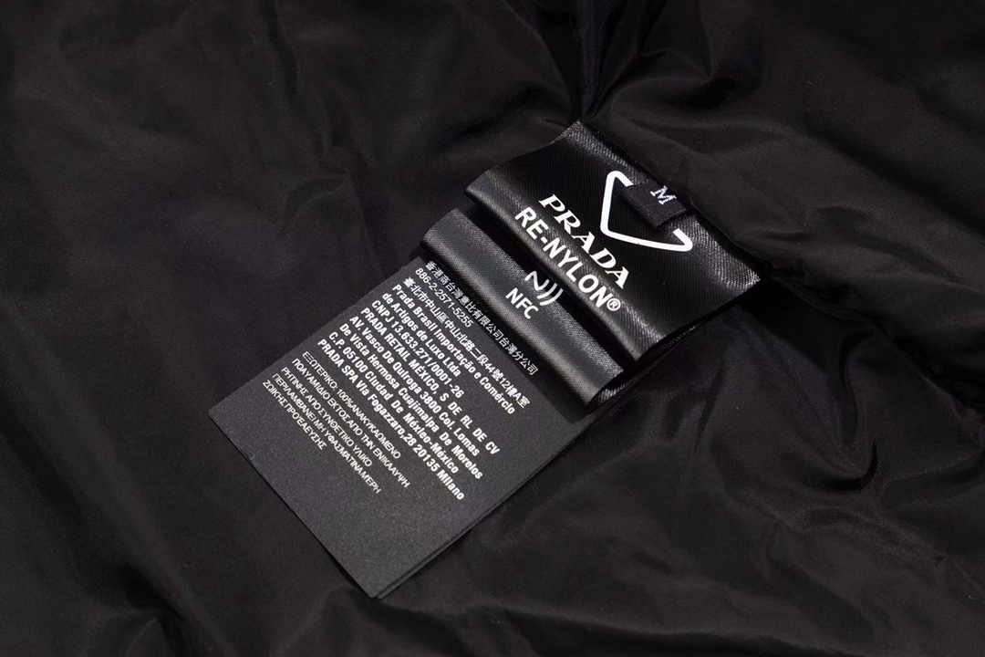 【PRADA旗艦店】プラダ ジャケット ご好評に付き再入荷！