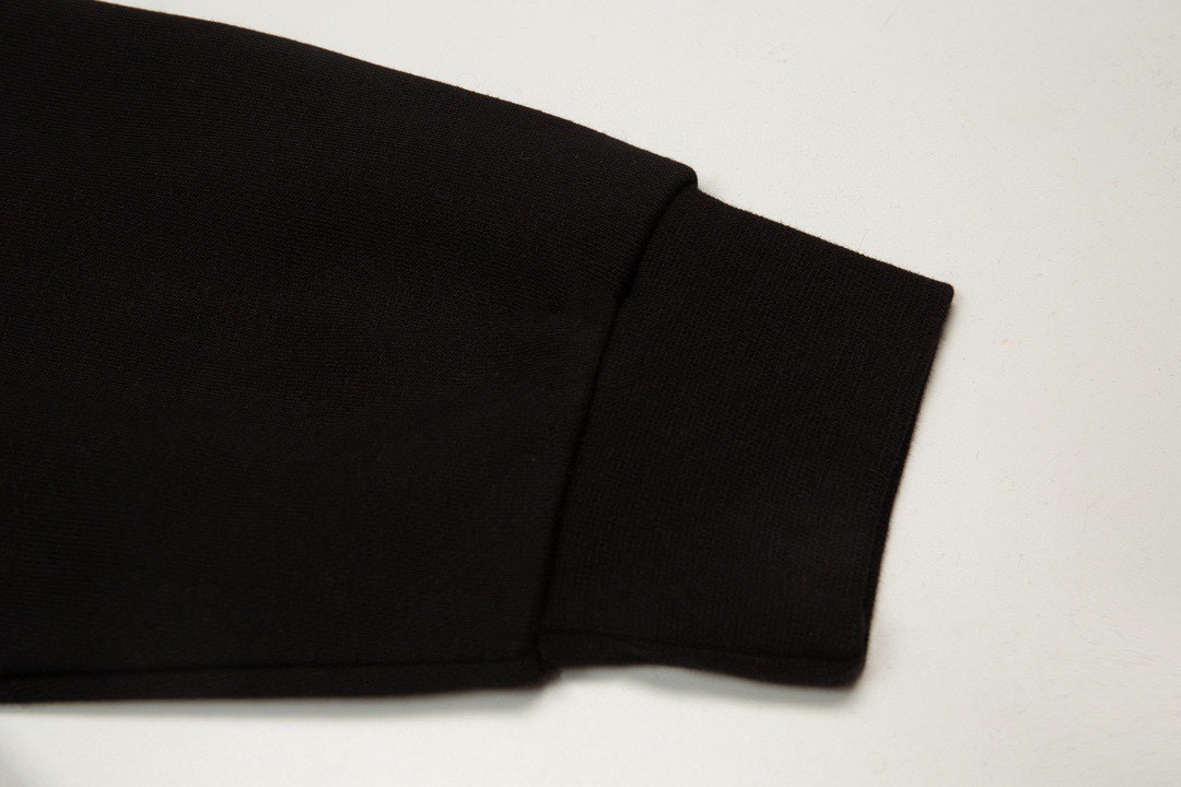 【BALENCIAGA】バレンシアガ パーカー 男女兼用 ご好評に付き再入荷！