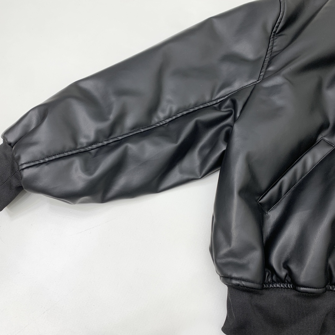 【BALENCIAGA旗艦店】バレンシアガ 革ジャケット、ご好評に付き再入荷！