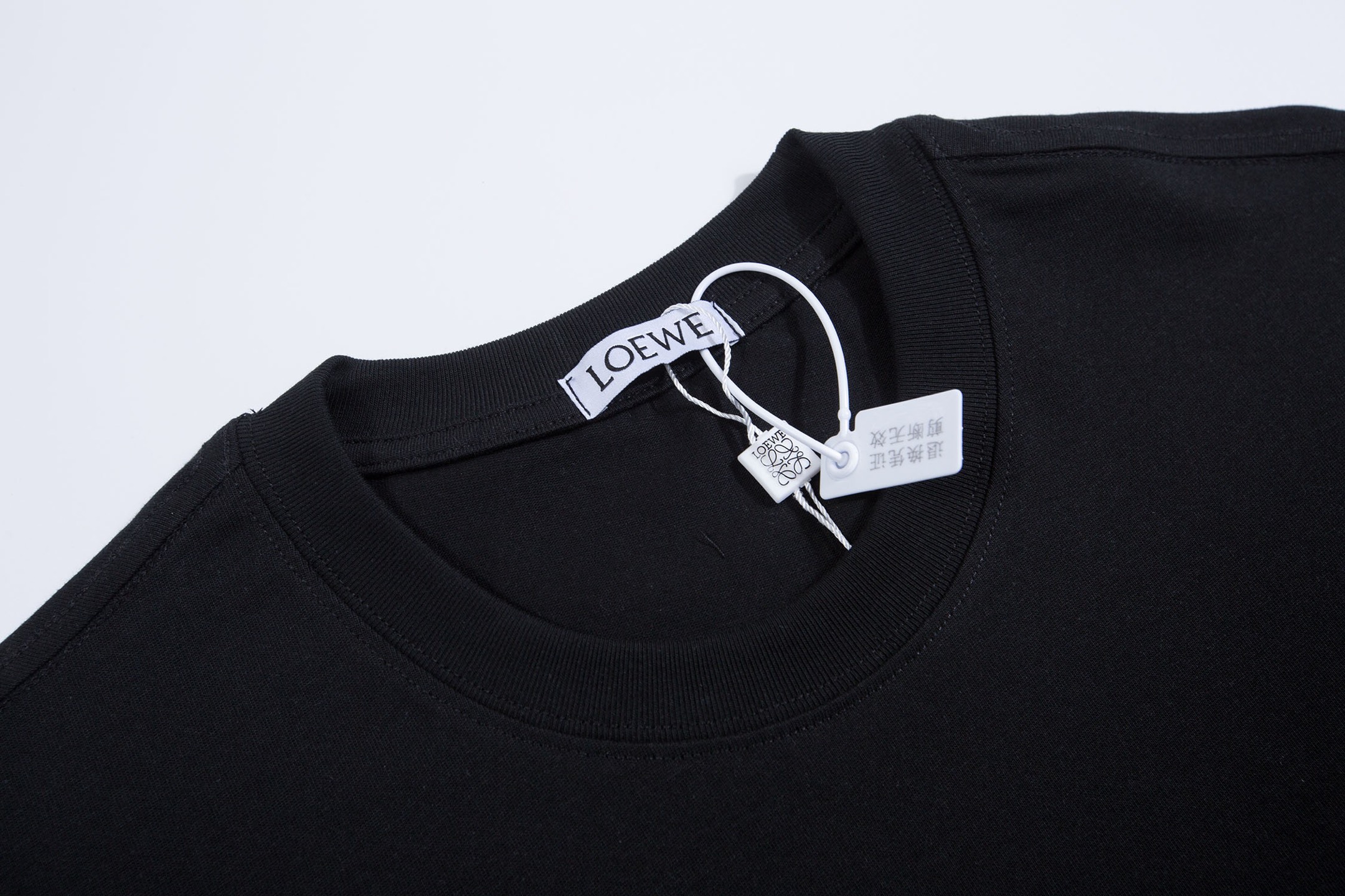 【LOEWE 公式旗艦店】（ロエベ）半袖Tシャツ、ご好評に付き再入荷！