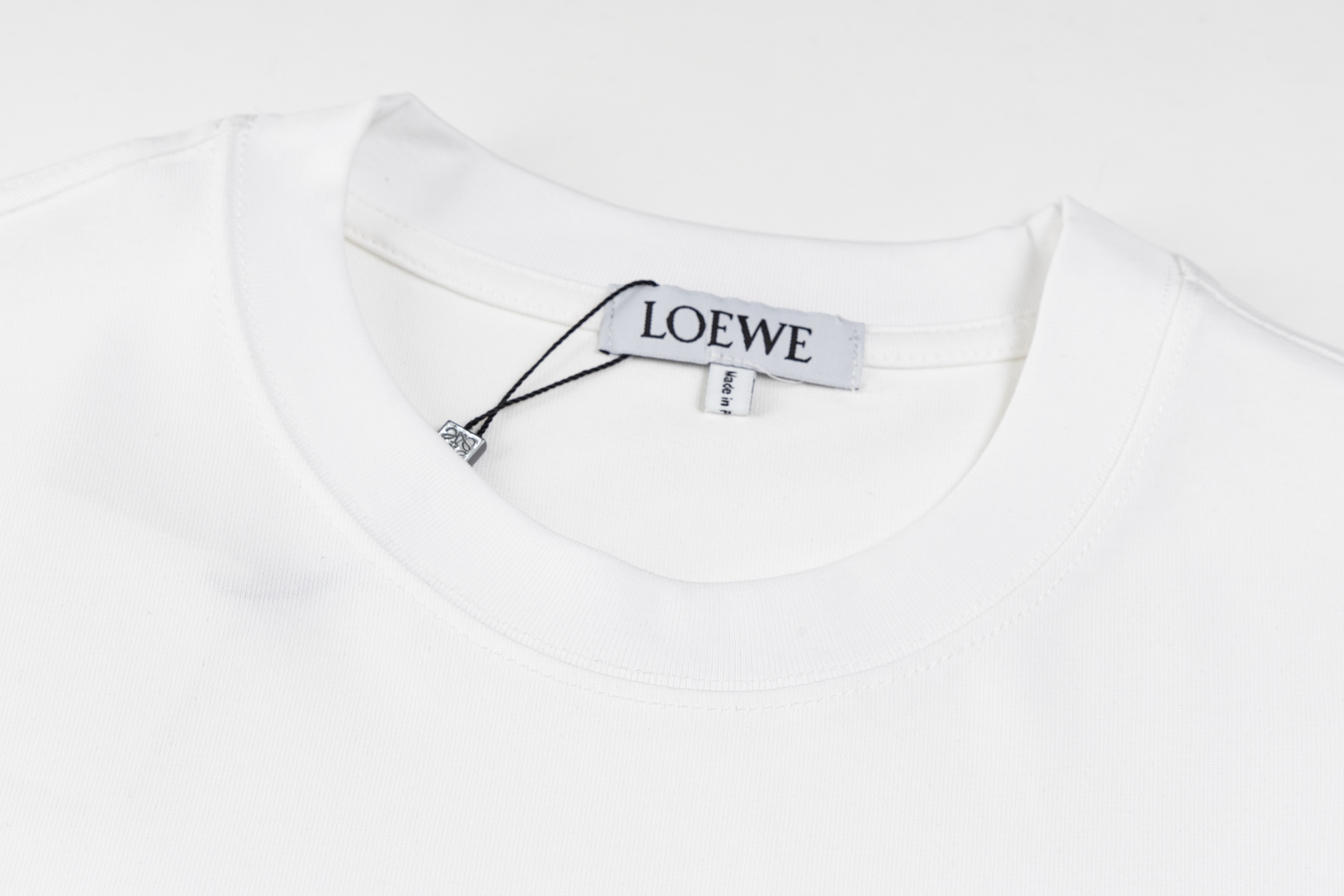 【LOEWE 公式旗艦店】（ロエベ）半袖Tシャツ、ご好評に付き再入荷！