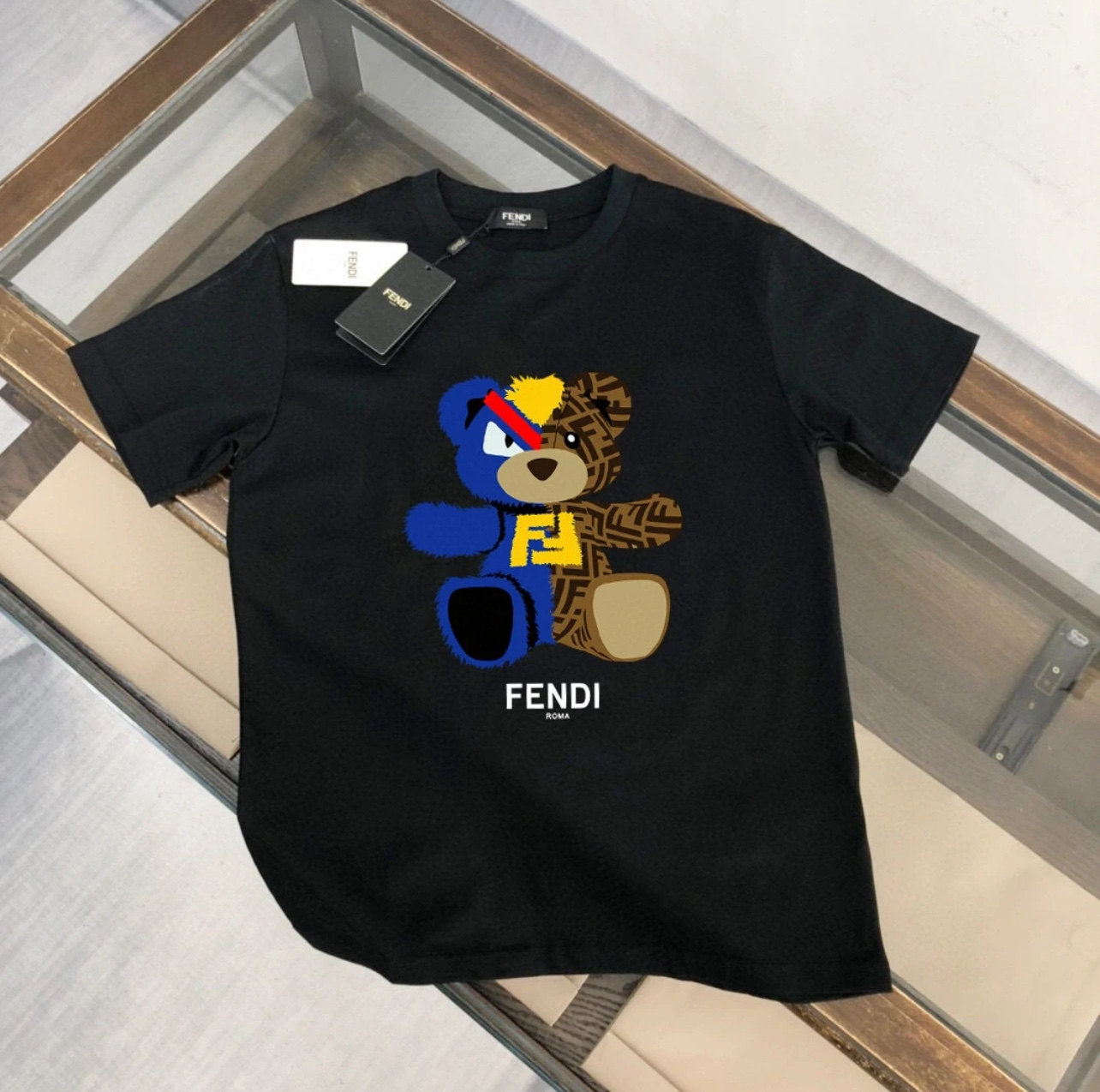 【FENDI公式旗艦店】フェンディ 半袖 Tシャツ ご好評に付き再入荷！