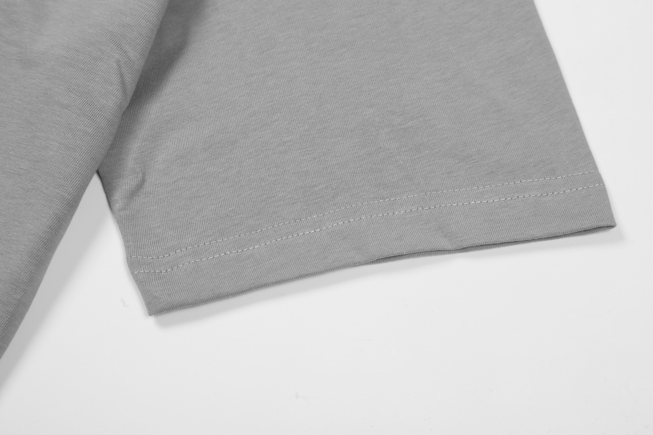 【LOEWE 公式旗艦店】（ロエベ）半袖Tシャツ、ご好評に付き再入荷！