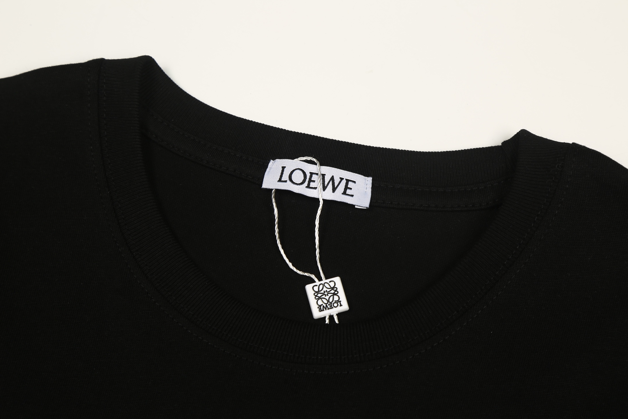 【LOEWE 公式旗艦店】（ロエベ）半袖Tシャツ、ご好評に付き再入荷！