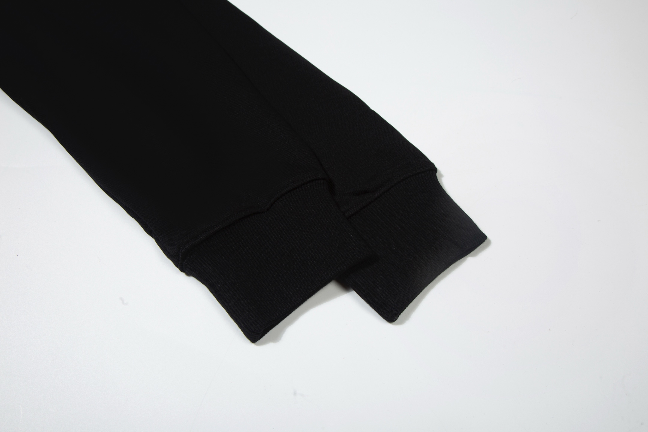 【GIVENCHY】刺繍パーカー