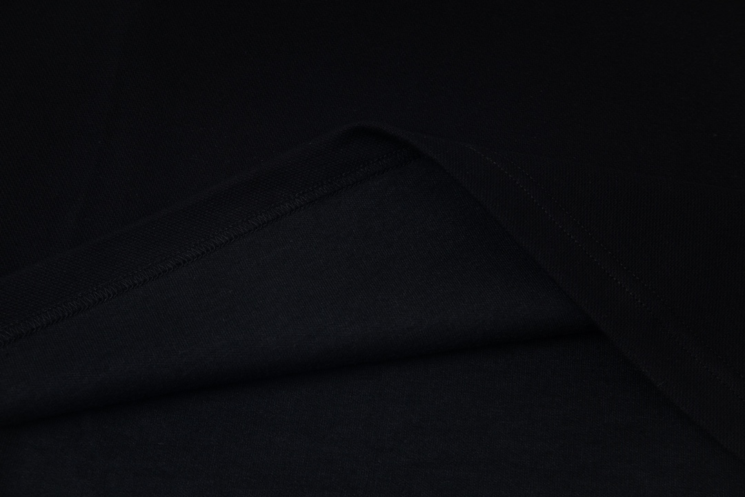 【BALENCIAGA】V ネック長袖 T シャツ