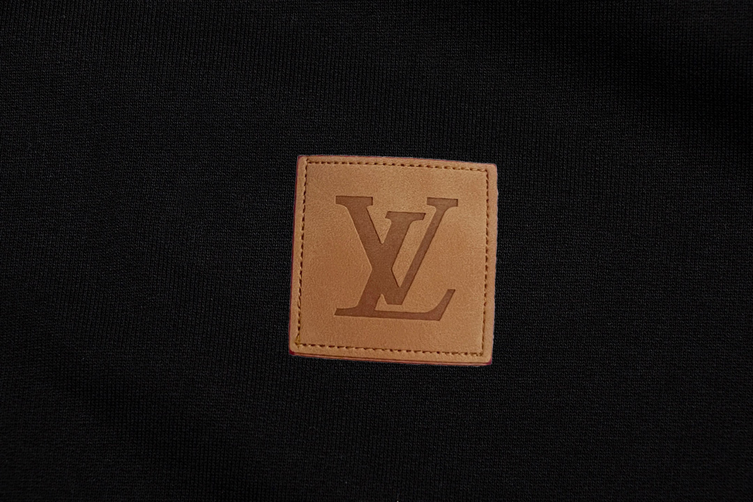 【LOUIS VUITTON】ジップアップパーカー