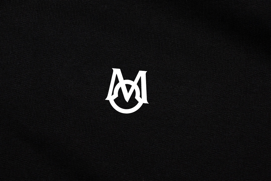 【MONCLER】ジップアップパーカー