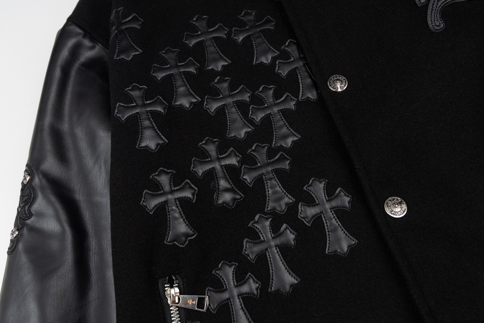【CHROME HEARTS旗艦店】クロムハーツ ジャケット ご好評に付き再入荷！