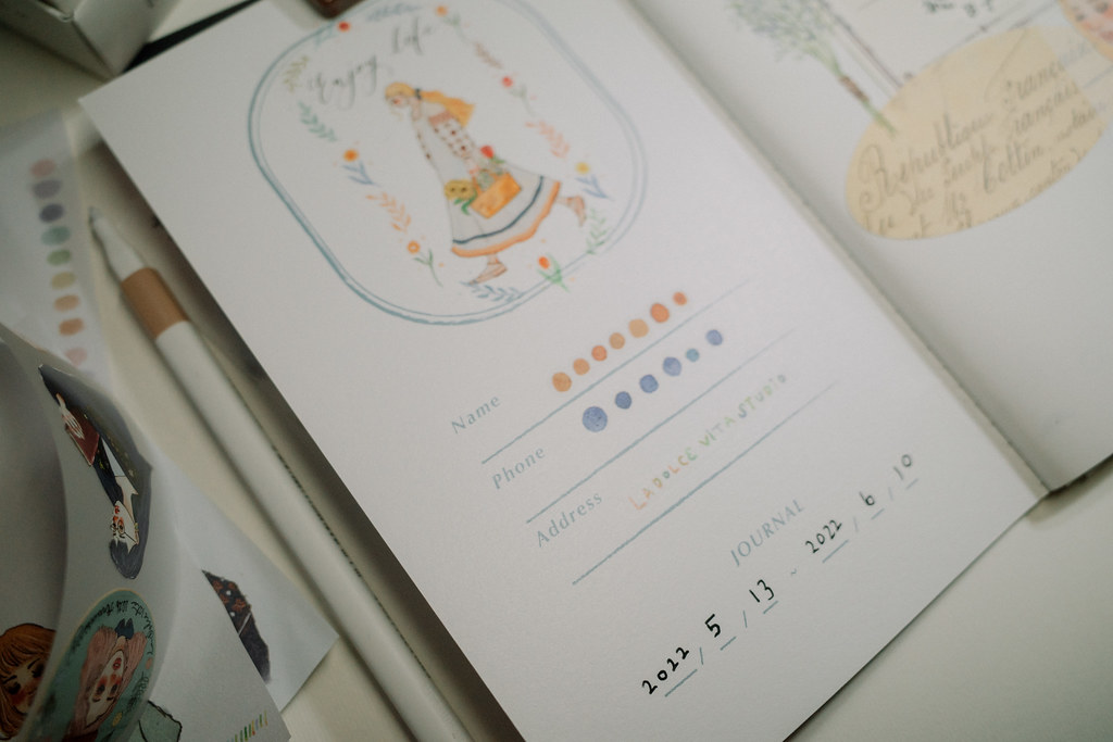 La Dolce Vita - Tuesday Hiking Sweet Living 10th Anniversary Thread-bound Notebook