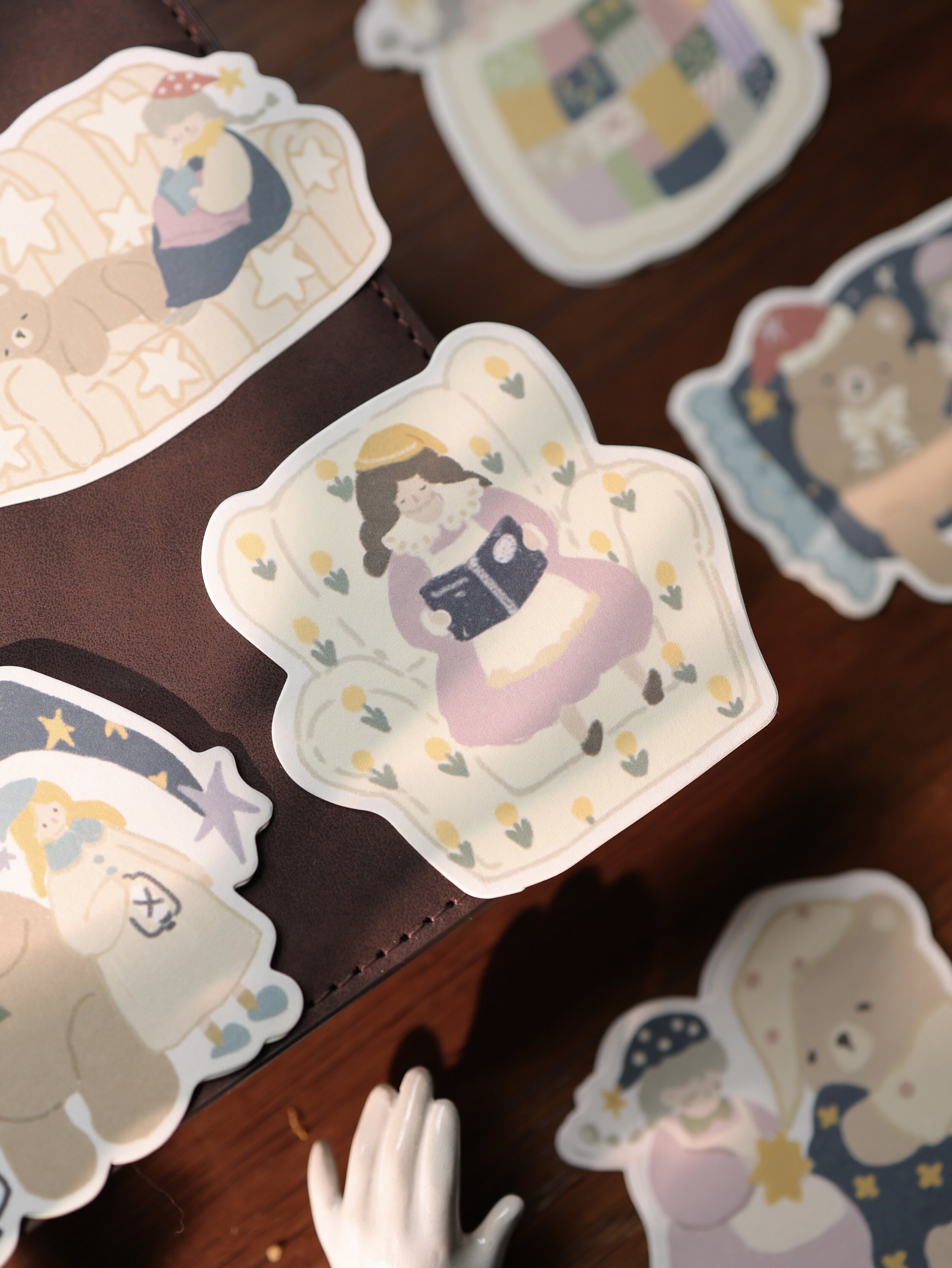 Yier- Paper Notes - Bear and Girl