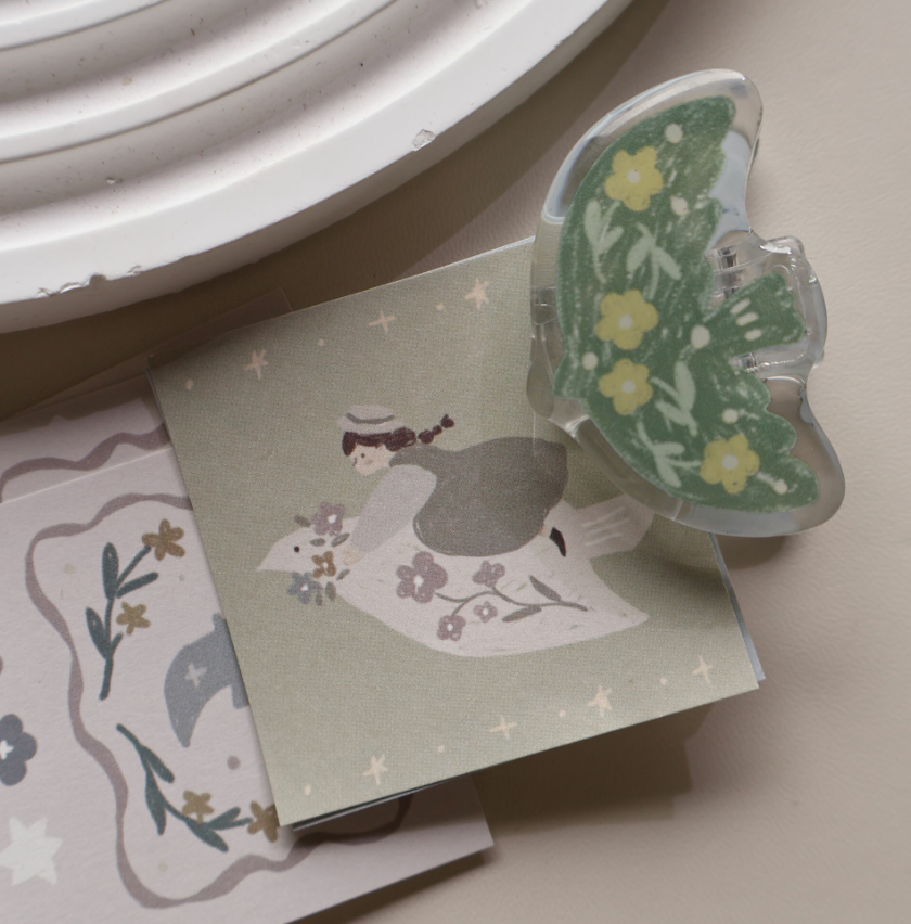 Yier Creative Studio - Clip