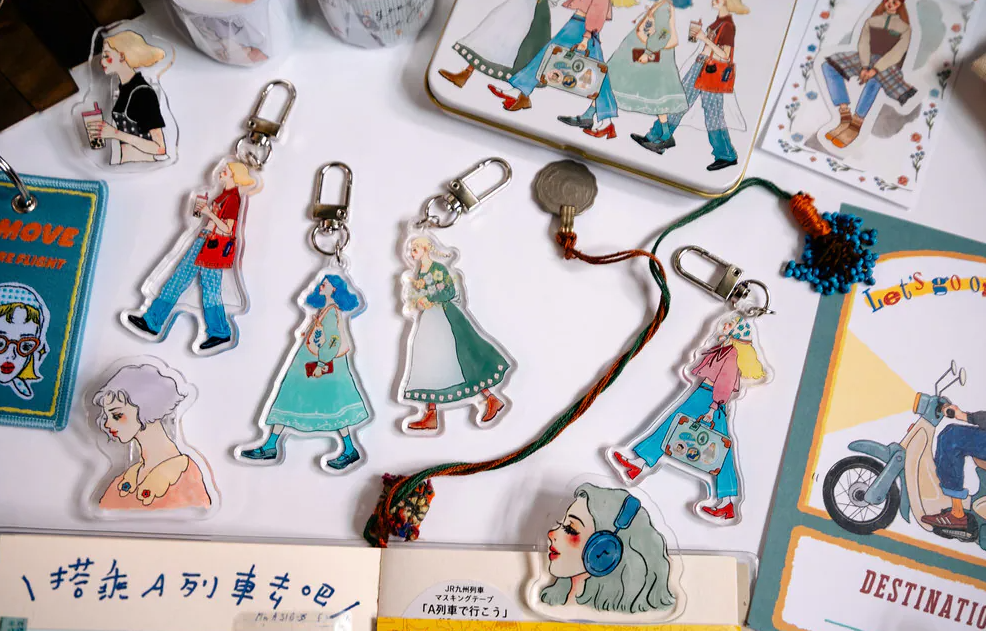 La Dolce Vita - Acrylic Pendant - We are moving forward happily series  